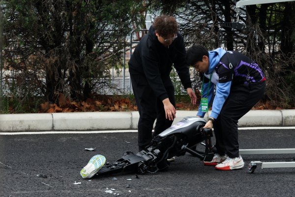 正规配资官网官网 躺平、“画龙”、牵绳跑，机器人行业需要允许“有效失败”